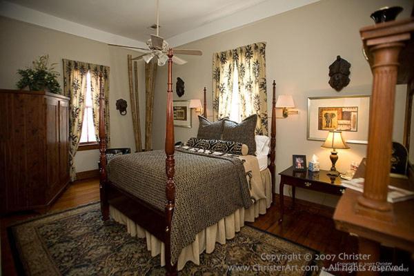 1896 O'Malley House New Orleans Room photo